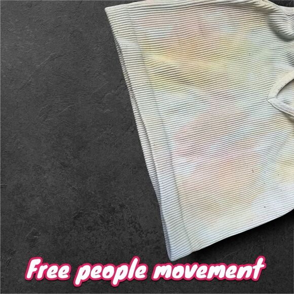 Preowned Free people movement workout crop top tank top watercolor - Small - Picture 7 of 7